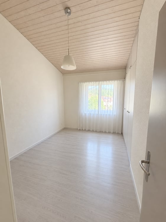 Charmante 5.5-Zimmer-Dachwohnung mit Bergpanorama in Schattdorf 16