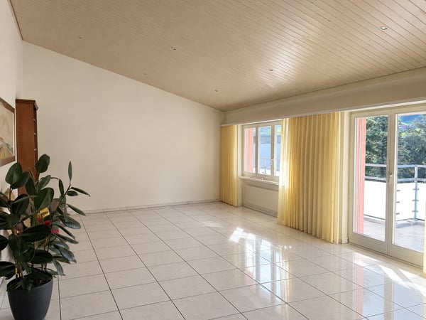 Charmante 5.5-Zimmer-Dachwohnung mit Bergpanorama in Schattdorf 11