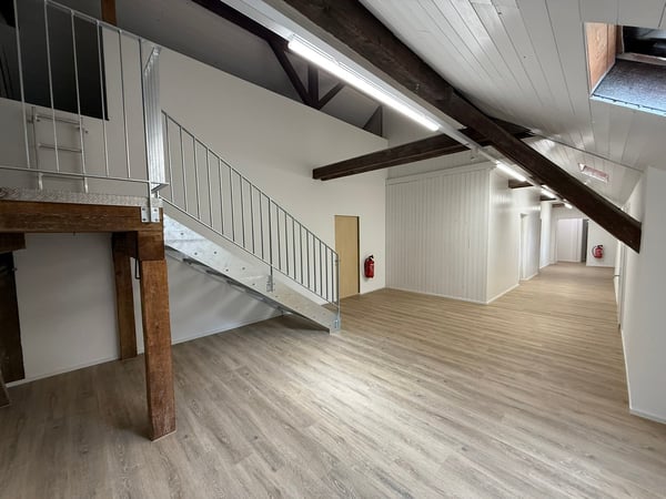 Erstvermietung nach umfassender Sanierung: Büro / Hobbyraum 10