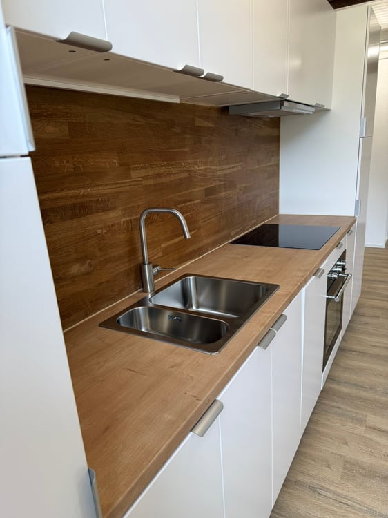 Erstvermietung nach umfassender Sanierung: Büro / Hobbyraum 7