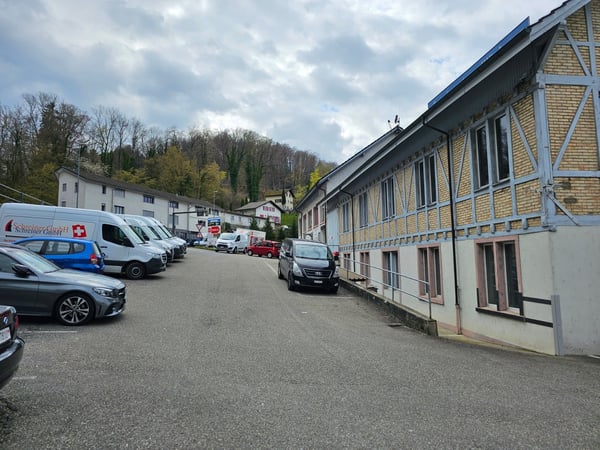 Erstvermietung nach umfassender Sanierung: Büro / Hobbyraum 12