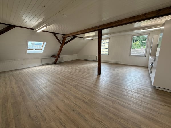 Erstvermietung nach umfassender Sanierung: Büro / Hobbyraum 2