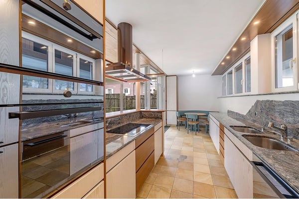 Grosses Freistehendes Einfamilienhaus 8