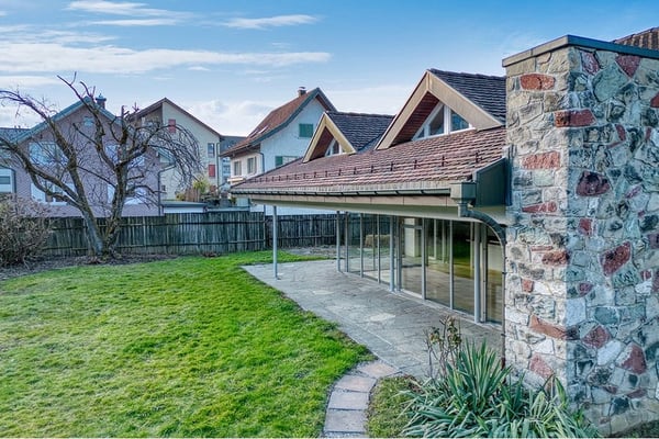 Grosses Freistehendes Einfamilienhaus 4