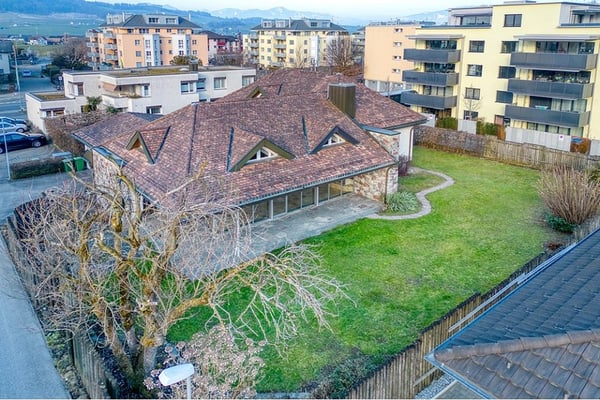 Grosses Freistehendes Einfamilienhaus 2