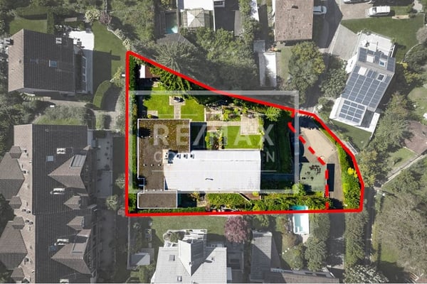 8.5 Zimmer-Haus mit Hallenbad, Sauna und Einliegerwohnung! Unverbaubare Aussicht! 4