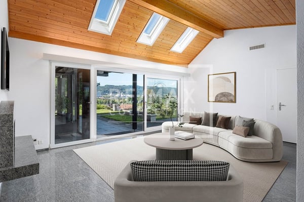 8.5 Zimmer-Haus mit Hallenbad, Sauna und Einliegerwohnung! Unverbaubare Aussicht! 1