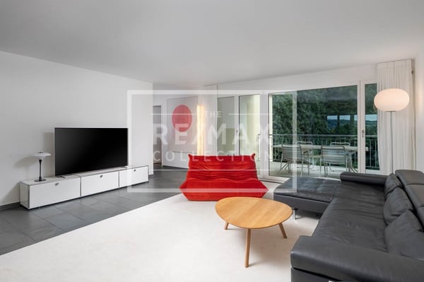 Elegante 1.5-Zimmer-Attikawohnung mit Rooftop-Galerie und traumhafter Dachterrasse in Bäch SZ! 8