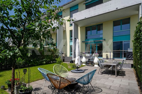 Grosse 1.5 Zimmer-Maisonettewohnung mit gepflegtem Garten und Privatsphäre! 2