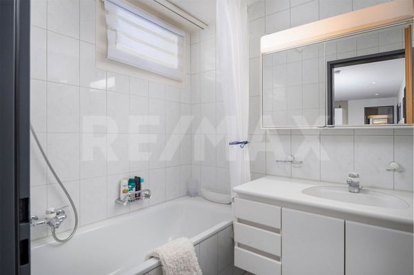 Grosse 1.5 Zimmer-Maisonettewohnung mit gepflegtem Garten und Privatsphäre! 12