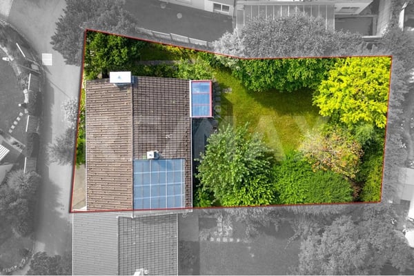 1.5-Zimmer-Doppeleinfamilienhaushälfte mit viel Charme und grossem Garten! Gelegenheit! 10