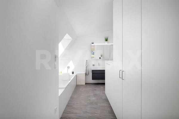 Exklusive 3.5-Zimmer-Attikawohnung mit grosser Terrasse und traumhafter Bergsicht 13