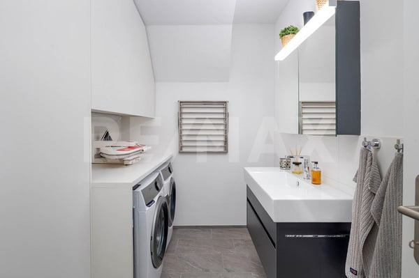 Exklusive 3.5-Zimmer-Attikawohnung mit grosser Terrasse und traumhafter Bergsicht 9