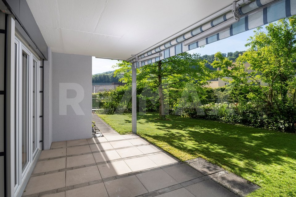 Immobilie in Wilen B. Wollerau - Modernes Wohnen eingebettet in die Natur / Frisch renovierte 6.5 Zimmerwohnung im EG / Im Baurecht - Bild 9