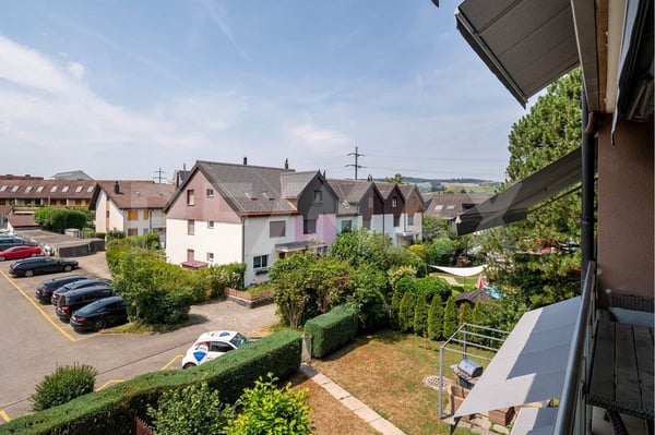 4.5-Zimmer-Wohnung mit sonnigem Balkon und hochwertiger Ausstattung in Buttikon SZ zu kaufen! 4