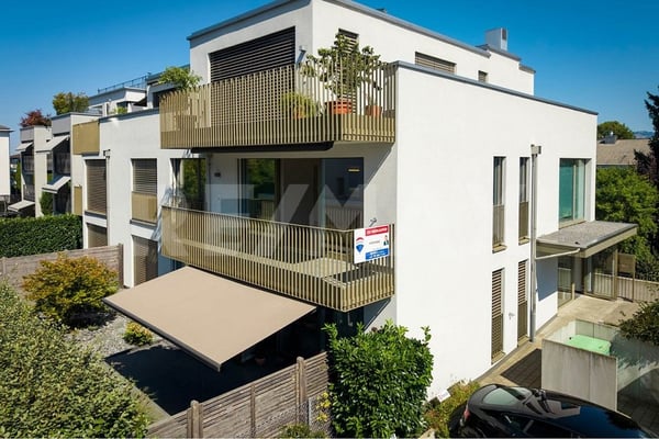 2.5-Zimmerwohnung mit hochwertigem Ausbau und sonnigem Balkon in Lachen SZ zu kaufen! 1