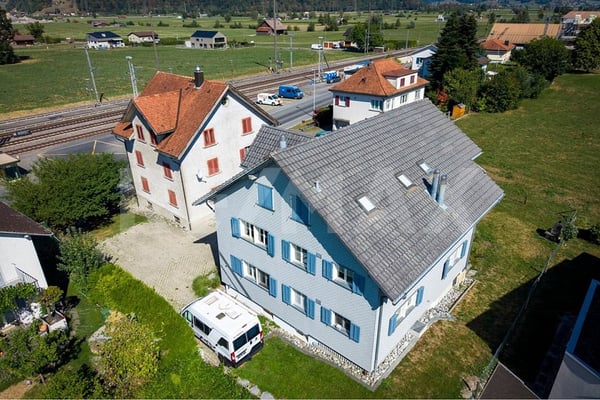 Zwei Mehrfamilienhäuser mit je drei Wohnungen in Reichenburg SZ zu kaufen! 3