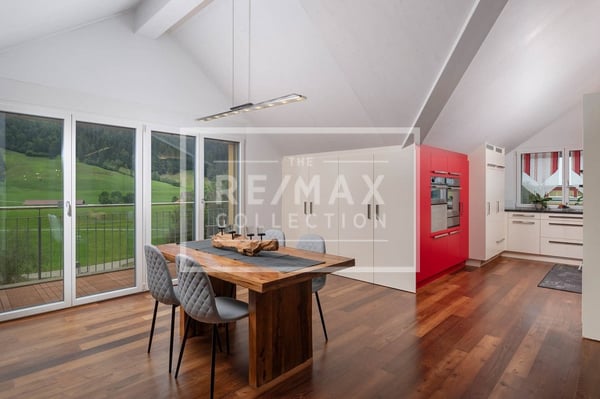 Edle 5.5-Zimmer-Dachwohnung mit 3 Balkonen und atemberaubendem Mythenblick in Einsiedeln zu kaufen! 7