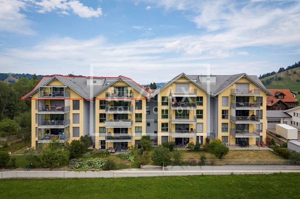 Edle 5.5-Zimmer-Dachwohnung mit 3 Balkonen und atemberaubendem Mythenblick in Einsiedeln zu kaufen! 8