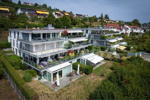 Elegante 5.5-Zimmer-Terrassenwohnung nur wenige Schritte vom Zürichsee entfernt zu kaufen!