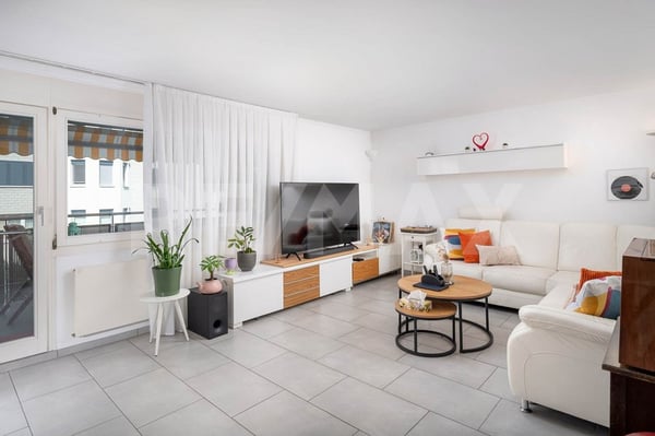 Gepflegte 4.5-Zimmerwohnung mit grossem Balkon zu kaufen! 4