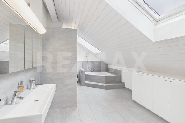 Grosszügige 5.5-Zimmer-Doppelhaushälfte mit Outdoor-Küche in Reichenburg SZ zu mieten! 8