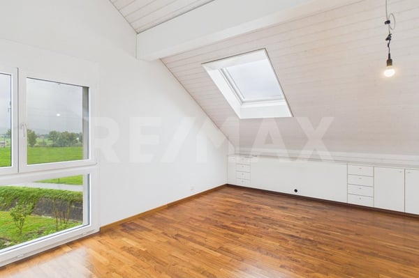 Grosszügige 5.5-Zimmer-Doppelhaushälfte mit Outdoor-Küche in Reichenburg SZ zu mieten! 9