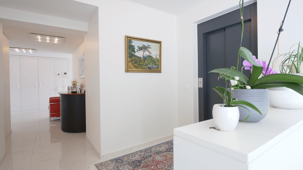 Exklusive 1.5-Zimmer-Villa mit Seesicht und Indoor pool 5