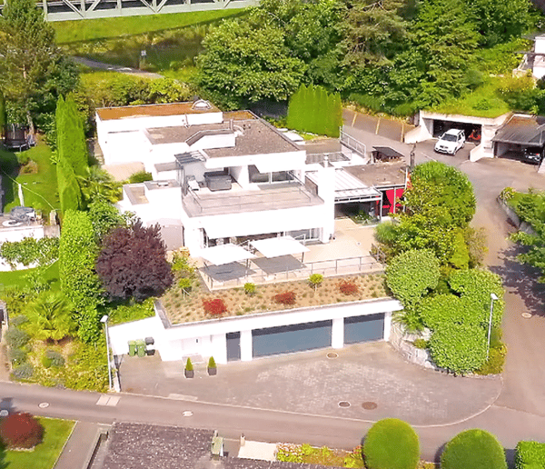 Exklusive 1.5-Zimmer-Villa mit Seesicht und Indoor pool 3