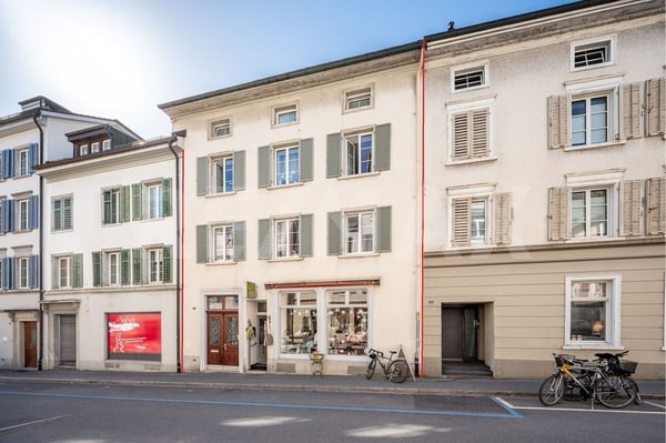 Mehrfamilienhaus an zentraler Lage in Glarus 1