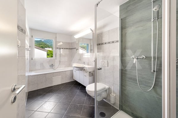 Helle 4½-Zi-Wohnung mit Wintergarten und Balkon 6