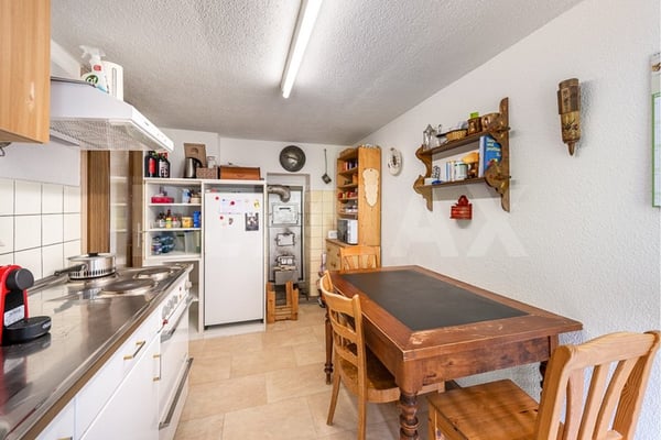 Charmanter Hausteil mit viel Platz, Garten und Garage 5