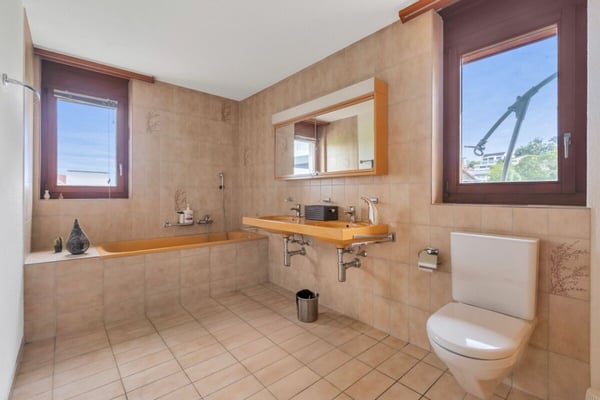 Familienresidenz mit Panoramablick und viel Raum 12