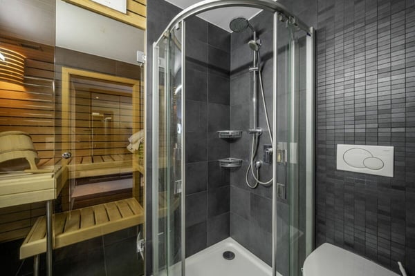 LAKESIDE LIVING 1.5 Zimmer Gartenwohnung in Iseltwald 12