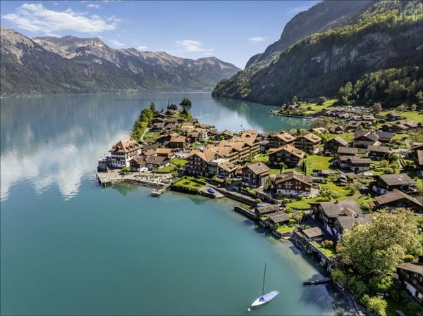 LAKESIDE LIVING 1.5 Zimmer Gartenwohnung in Iseltwald 4