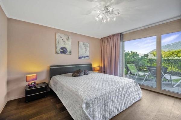 LAKESIDE LIVING 1.5 Zimmer Gartenwohnung in Iseltwald 9