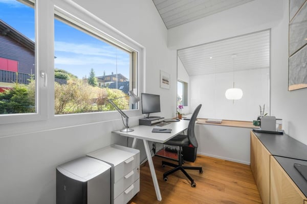 Neuwertiges Einfamilenhaus mit Voralpen-Panorama, 30 Min. nach Zug 16