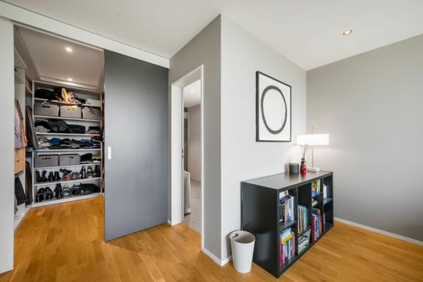 Neuwertiges Einfamilenhaus mit Voralpen-Panorama, 30 Min. nach Zug 14