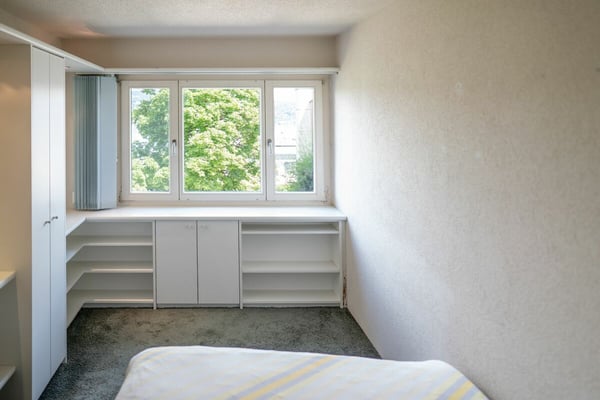 3.5 Zimmer Maisonette-Wohnung mit Traumaussicht, Aussenpool und Tennisplatz 7
