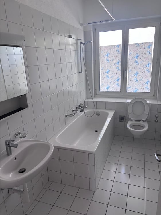 Schöne 4-Zimmerwohnung in sehr zentraler Lage zu vermieten! 5