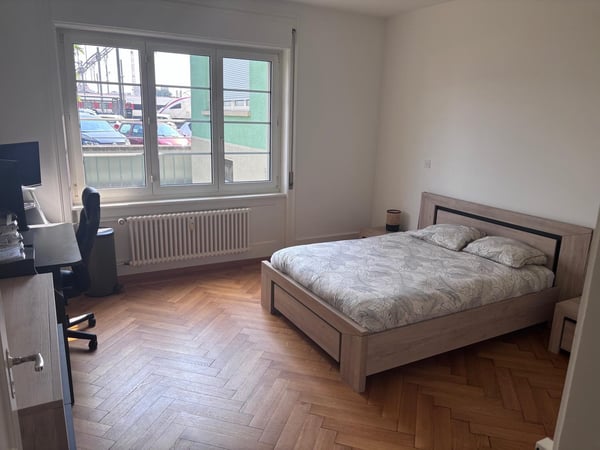 Schöne 4-Zimmerwohnung in sehr zentraler Lage zu vermieten! 2