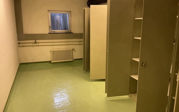 Lagerfläche inkl. Aktenschränke nahe Autobahnanschluss 2