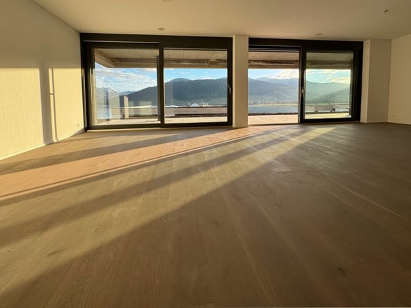 EXKLUSIVES NEUBAU-JUWEL: Luxus-Gartenwohnung mit 180°-Panoramablick auf See & Berge 3