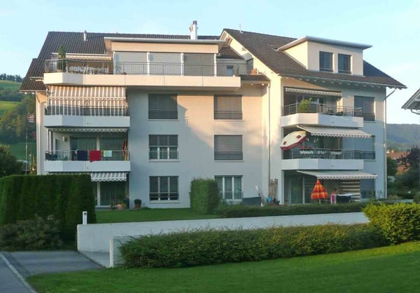 Grosszügige 1.5-Zimmer-Dachwohnung mit hohen Decken, Terrasse und einmaligem Bergpanorama 9