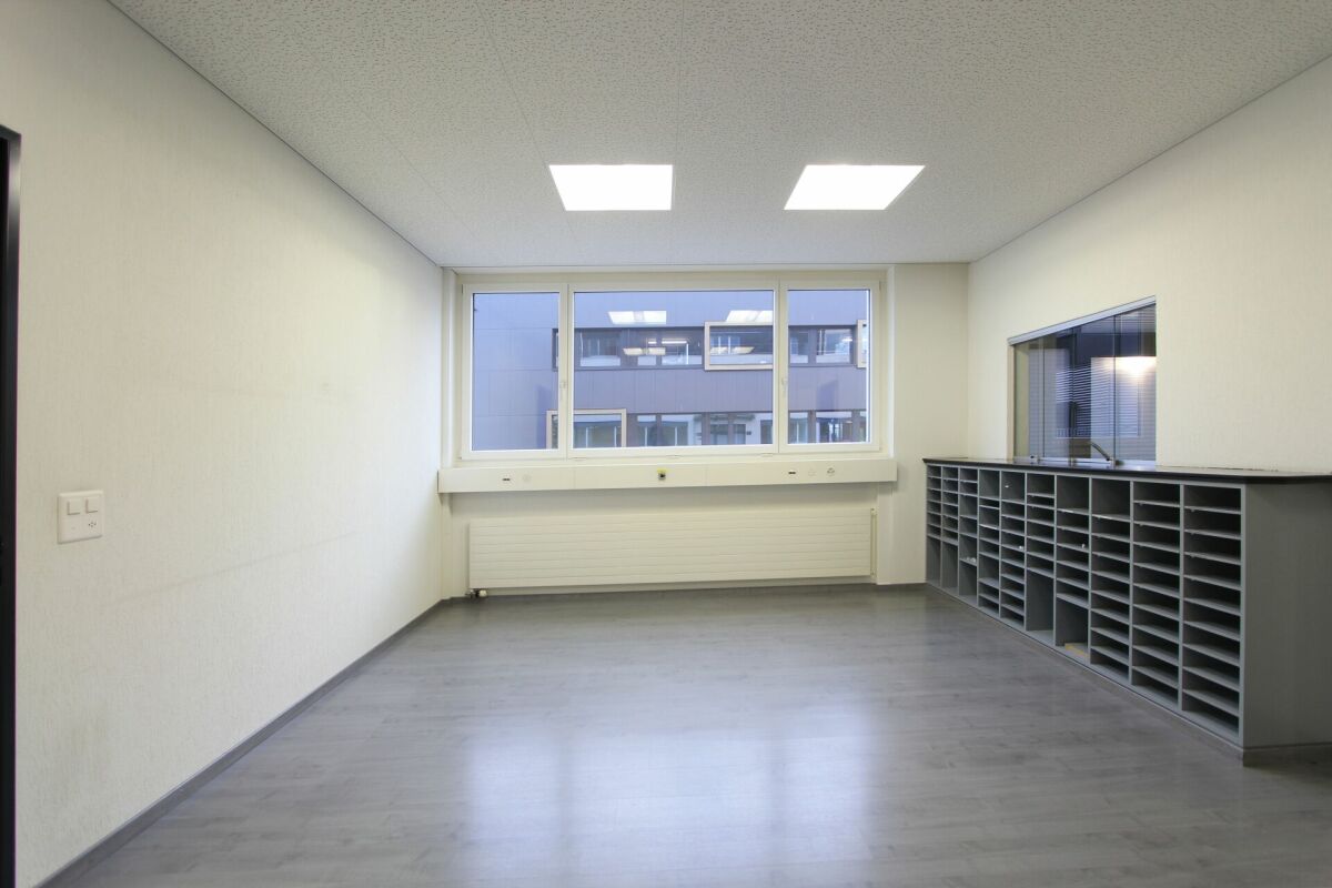 Geschäftshaus mit Büro / Werkstatt und Lager an Top-Standort und bester Verkehrslage
