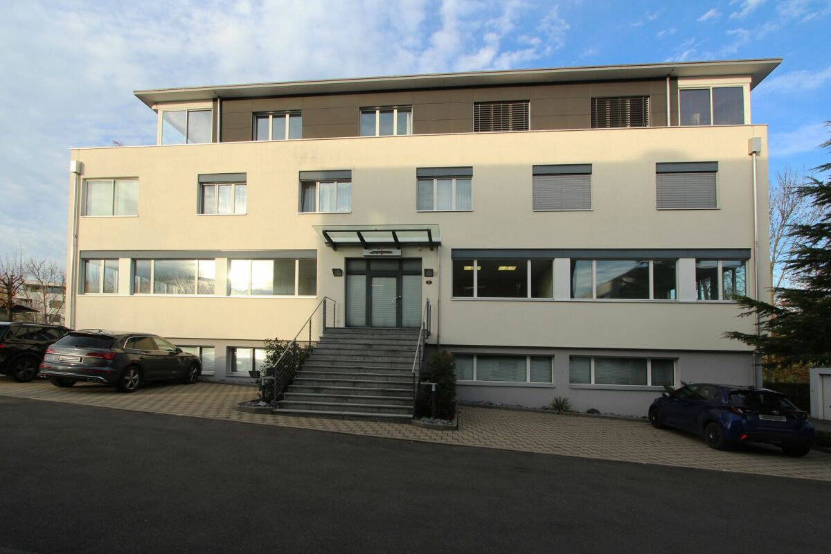 Geschäftshaus mit Büro / Werkstatt und Lager an Top-Standort und bester Verkehrslage
