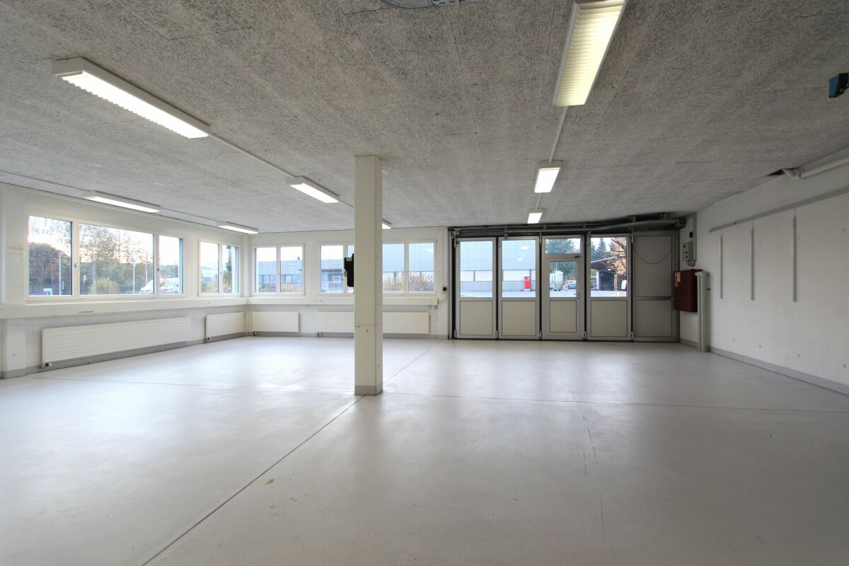 Geschäftshaus mit Büro / Werkstatt und Lager an Top-Standort und bester Verkehrslage