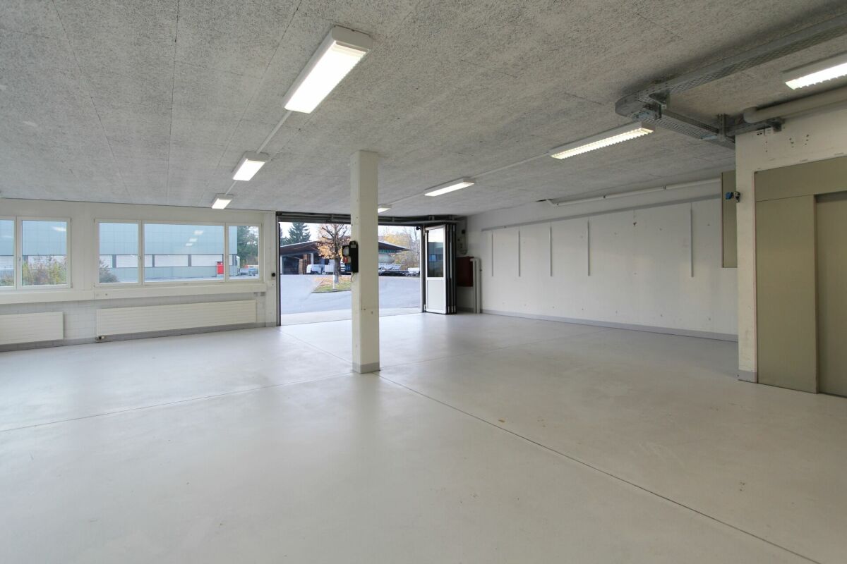 Geschäftshaus mit Büro / Werkstatt und Lager an Top-Standort und bester Verkehrslage