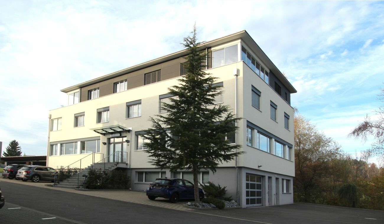 Geschäftshaus mit Büro / Werkstatt und Lager an Top-Standort und bester Verkehrslage