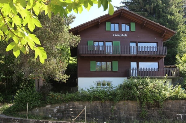 Chalet Sonnenbühl: Attraktives Zweifamilienhaus mit freier Bergsicht und dem See als Kulisse 19
